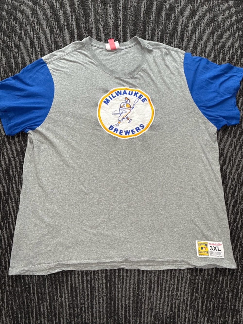 Milwaukee Brewers Mitchell & Ness Size 3XL  Short Short Sleeve Stitched Logo